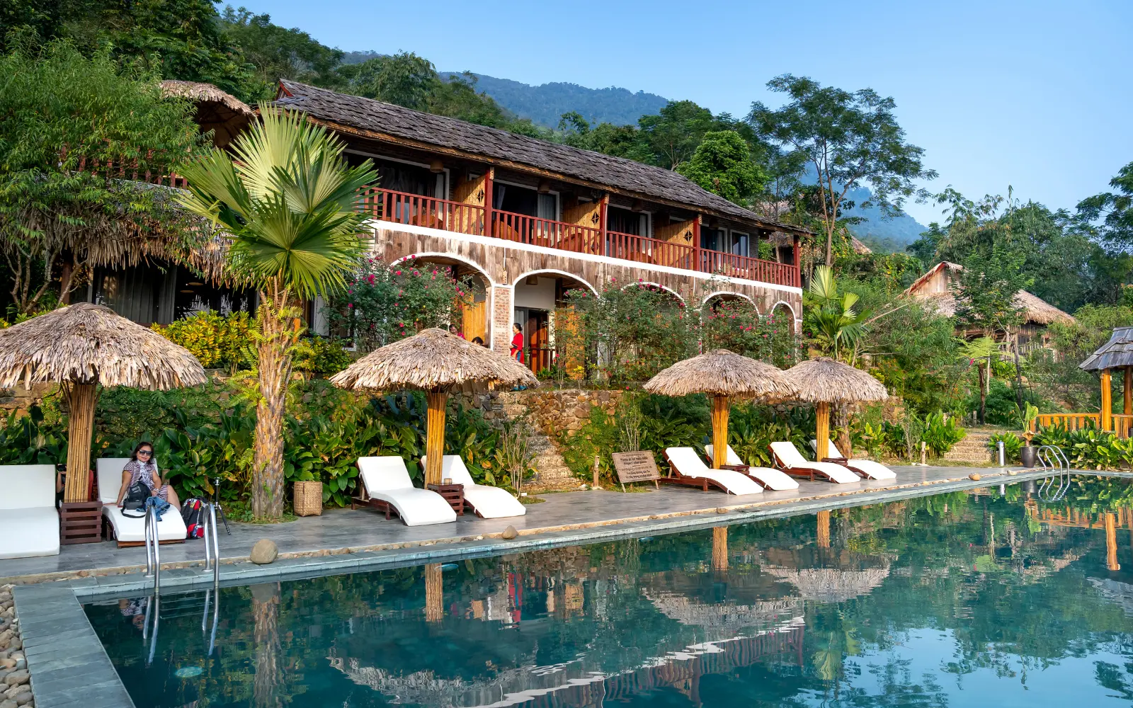 Benefits of Hospitality Psychology in guest retention at mandeha