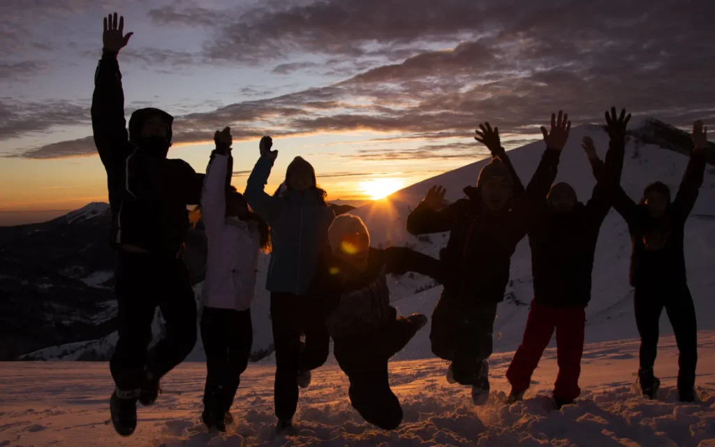 Psychology of Traveling With Friends on hiking trip